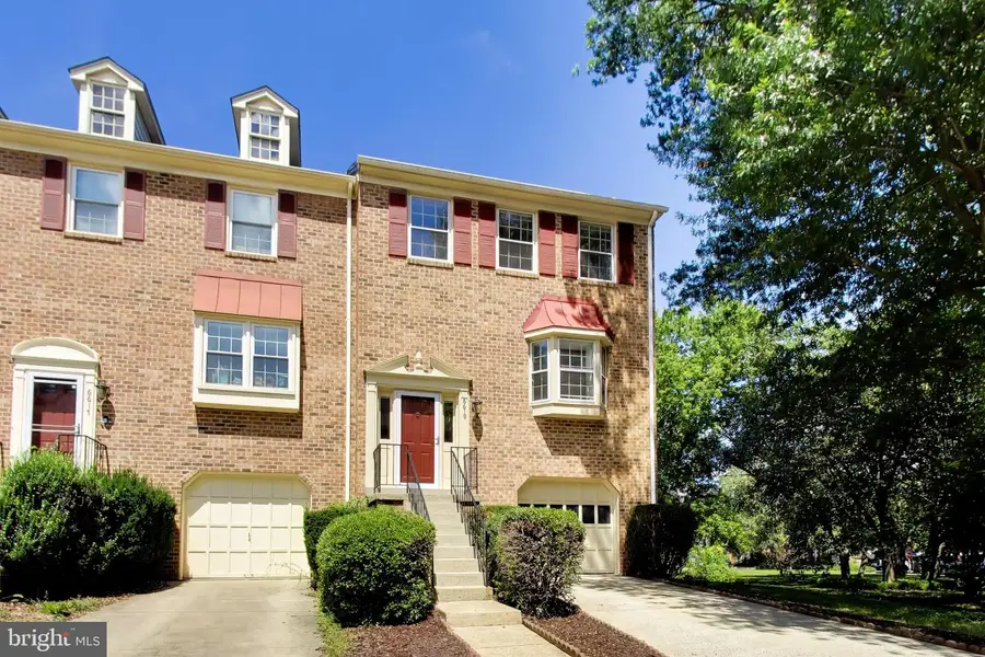 6619 Irvin Pl, Alexandria, VA 22312 - #3