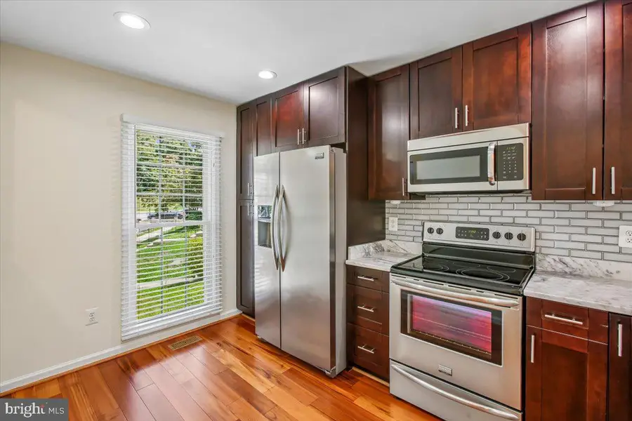 8562 Springfield Oaks Dr, Springfield, VA 22153 - #3