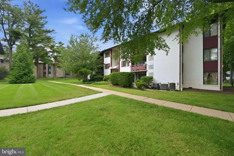 2845 Windsor Dr #103, Falls Church, VA 22042 - #2