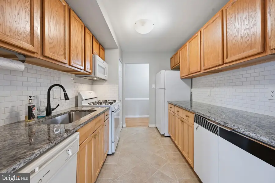 2845 Windsor Dr #103, Falls Church, VA 22042 - #3