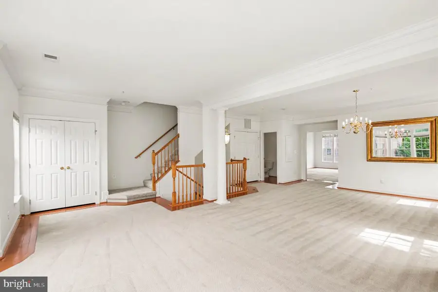5625 Harrington Falls Ln, Alexandria, VA 22312 - #3