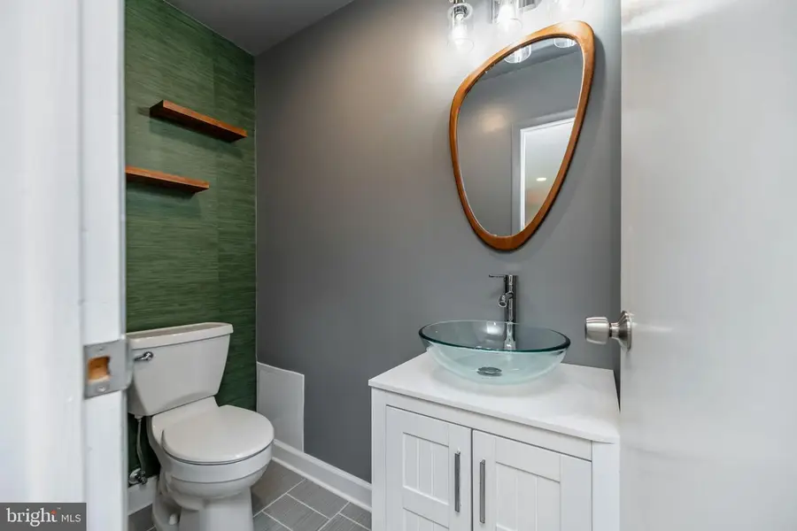 7415 Jervis St, Springfield, VA 22151 - #3