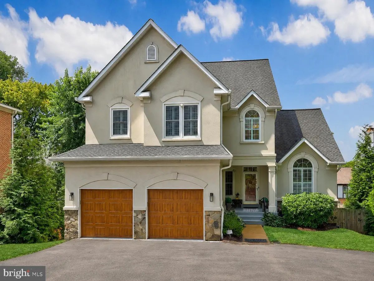 6732 Churchill Rd, McLean, VA 22101 - #1