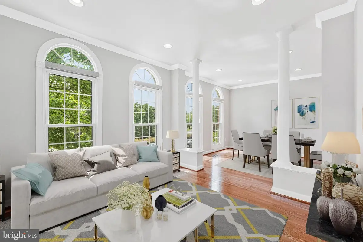 12850 Fair Heights Dr, Fairfax, VA 22033 - #1