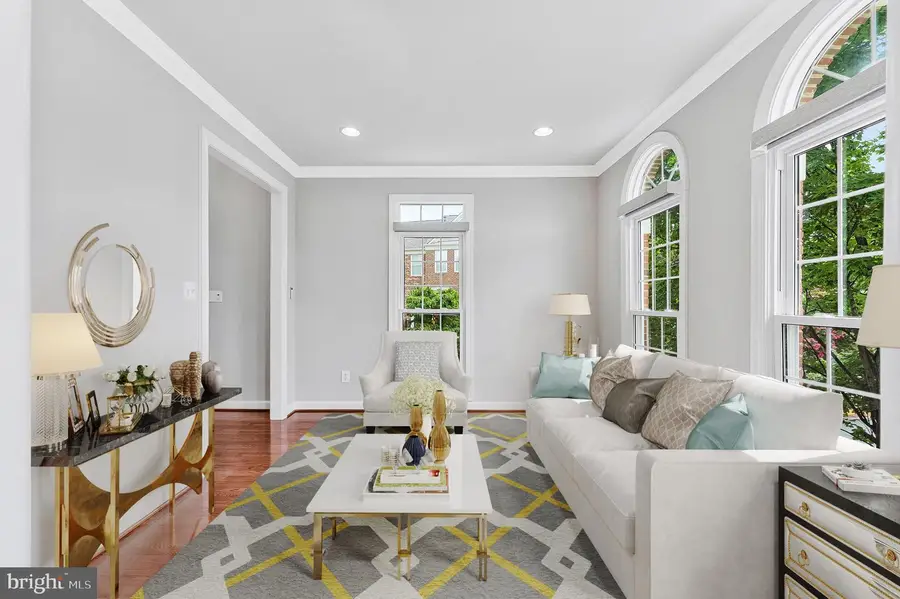 12850 Fair Heights Dr, Fairfax, VA 22033 - #2