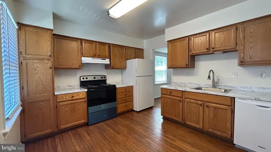 3068 Covington St, Fairfax, VA 22031 - #2