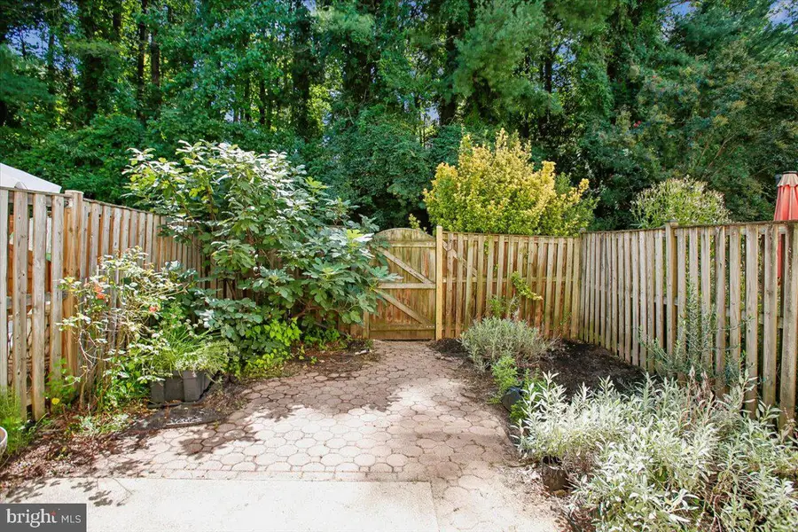6039 Heatherwood Dr, Alexandria, VA 22310 - #2