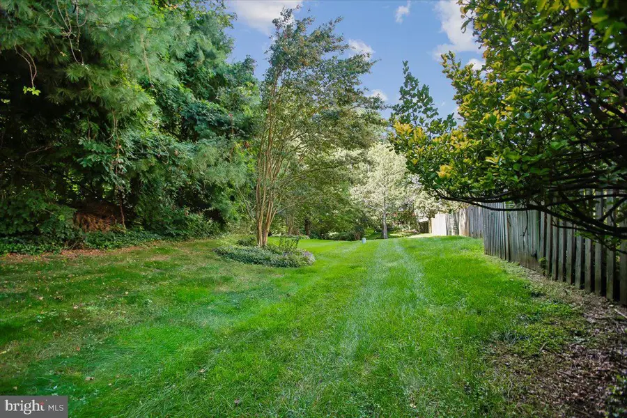 6039 Heatherwood Dr, Alexandria, VA 22310 - #3