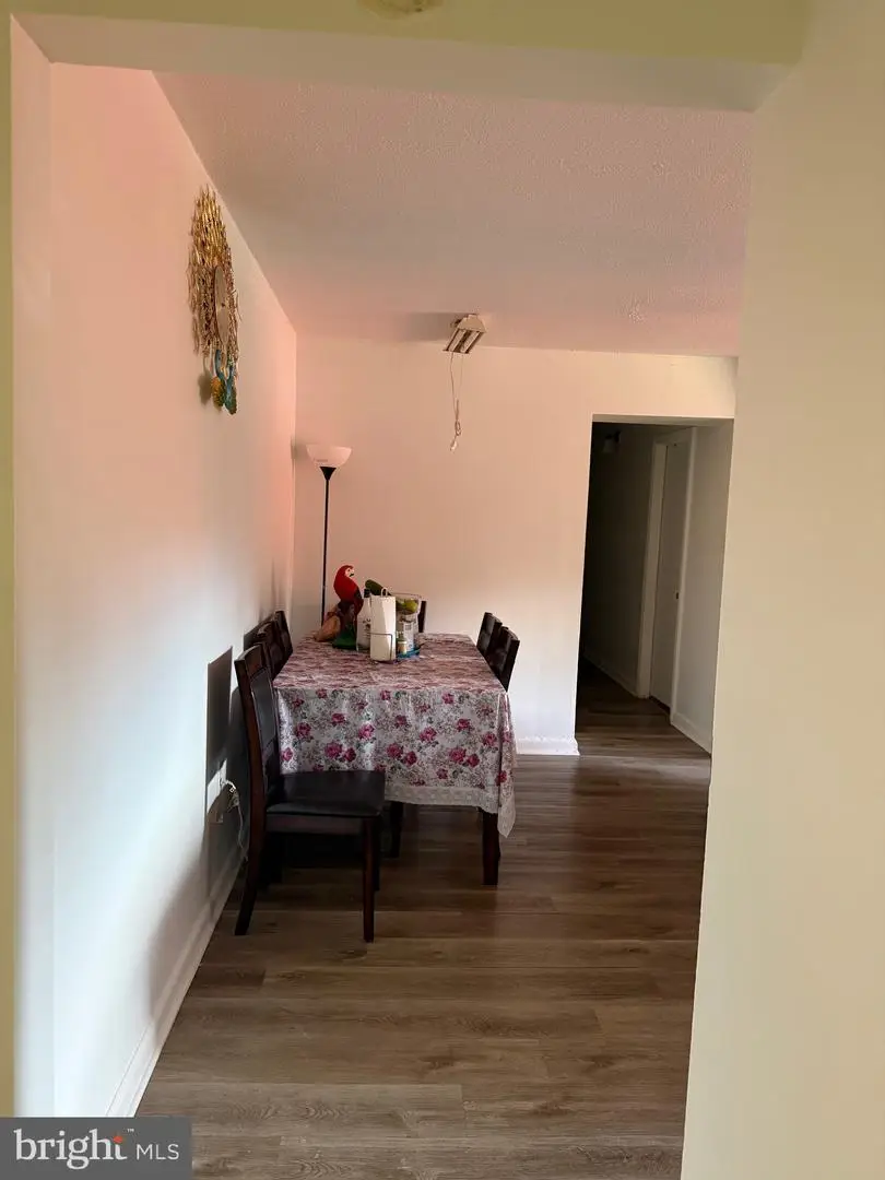 605 Center St #t4, Herndon, VA 20170 - #2