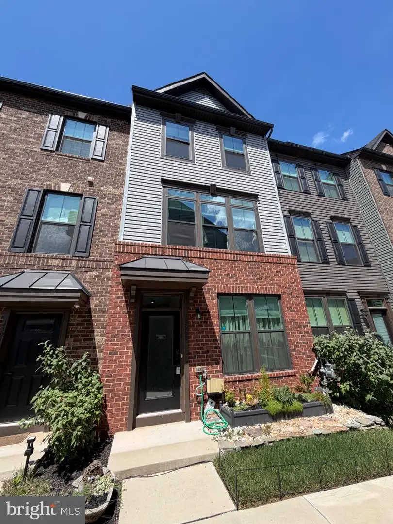 13969 Airfoil Rd, Herndon, VA 20171 - #1