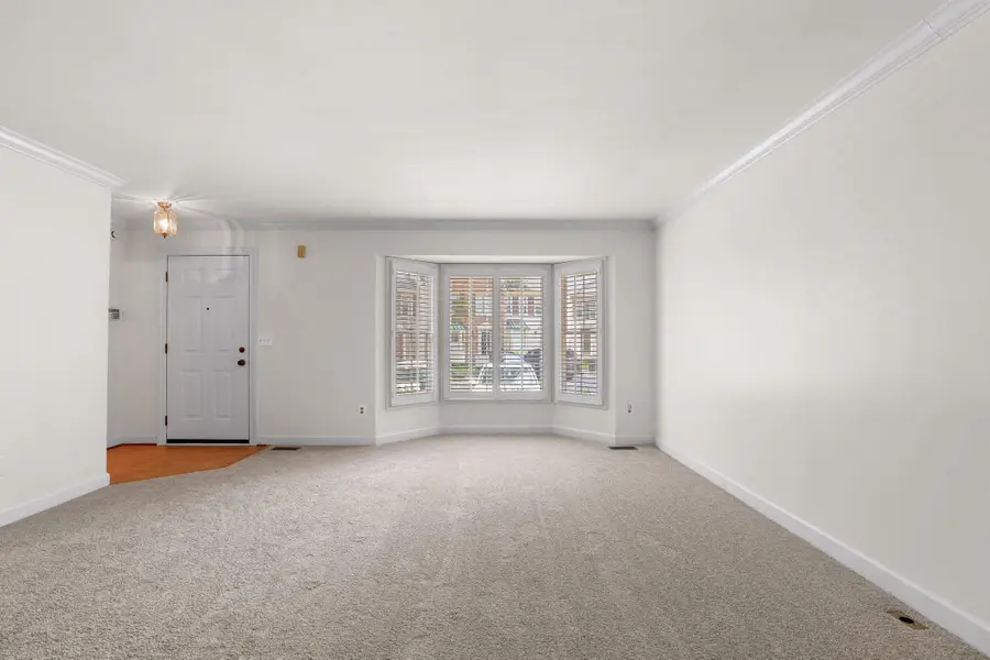 10637 Alison Dr, Burke, VA 22015 - #2