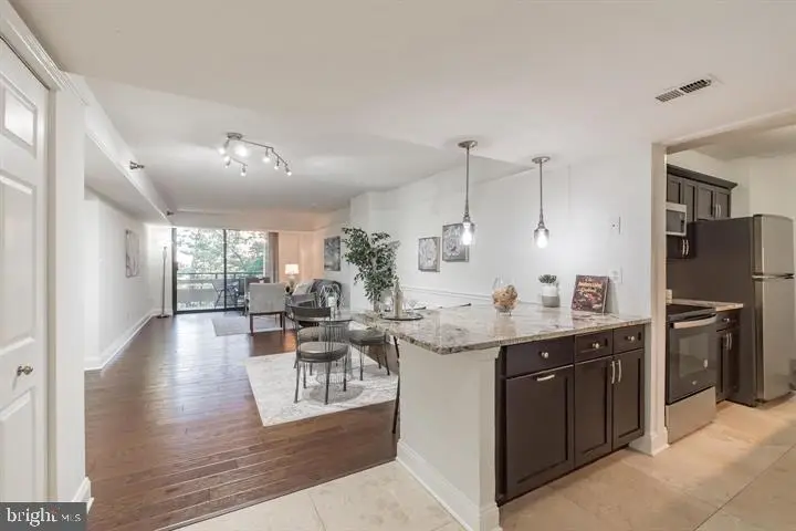 1808 Old Meadow Rd #718, McLean, VA 22102 - #1