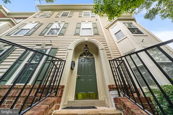 8850 Ashgrove House Ln #101, VIENNA, VA 22182