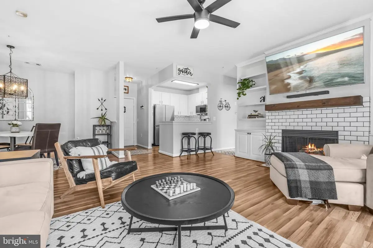 2931 Deer Hollow Way #201, Fairfax, VA 22031 - #1
