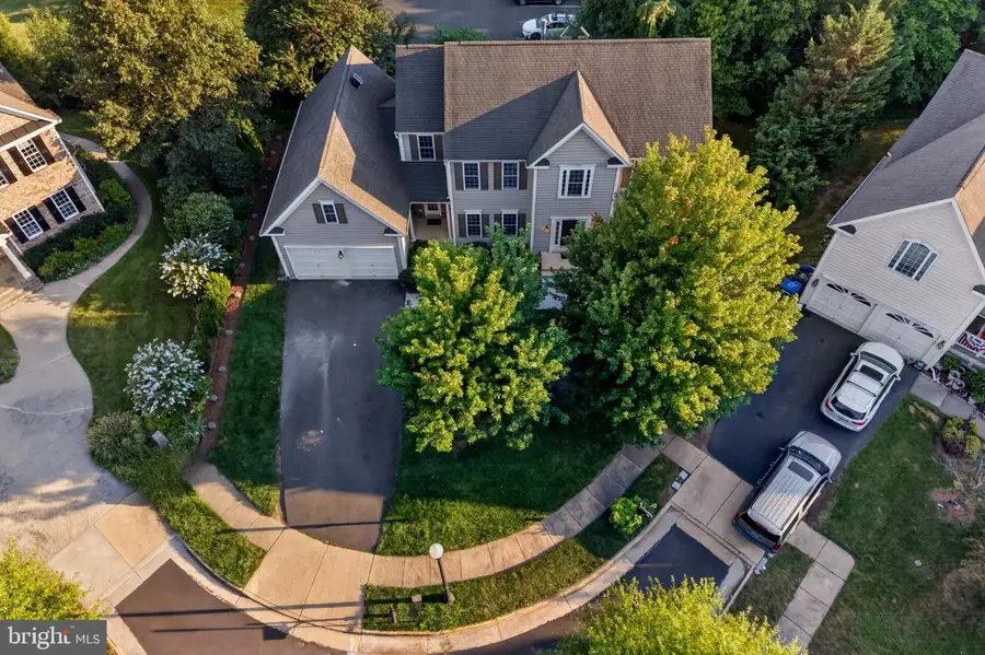 889 Ballou St, Herndon, VA 20170 - #3