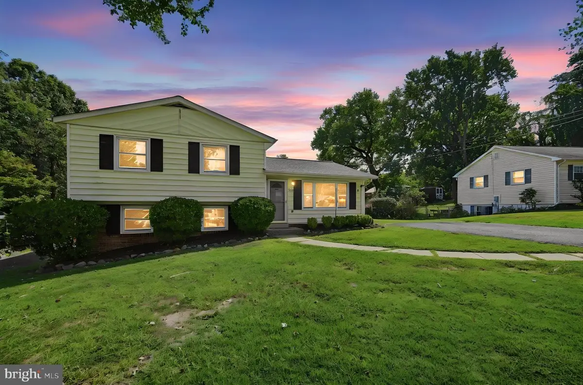 5607 Hilldale Dr, Alexandria, VA 22310 - #1