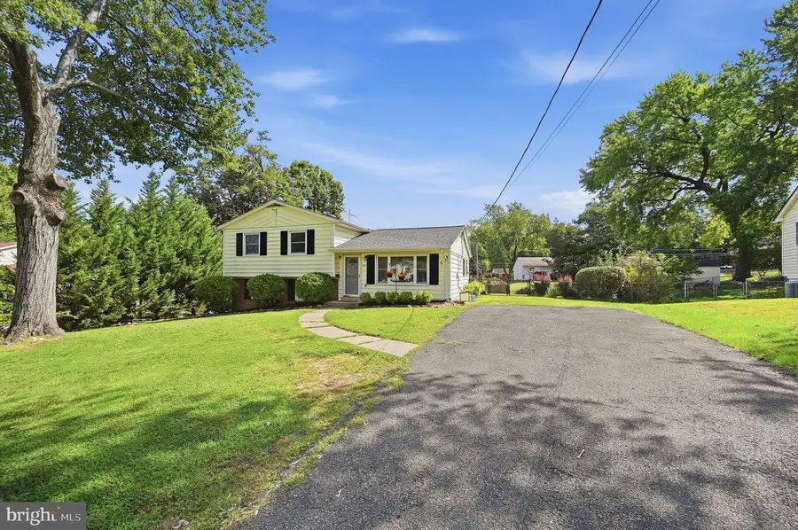 5607 Hilldale Dr, Alexandria, VA 22310 - #3