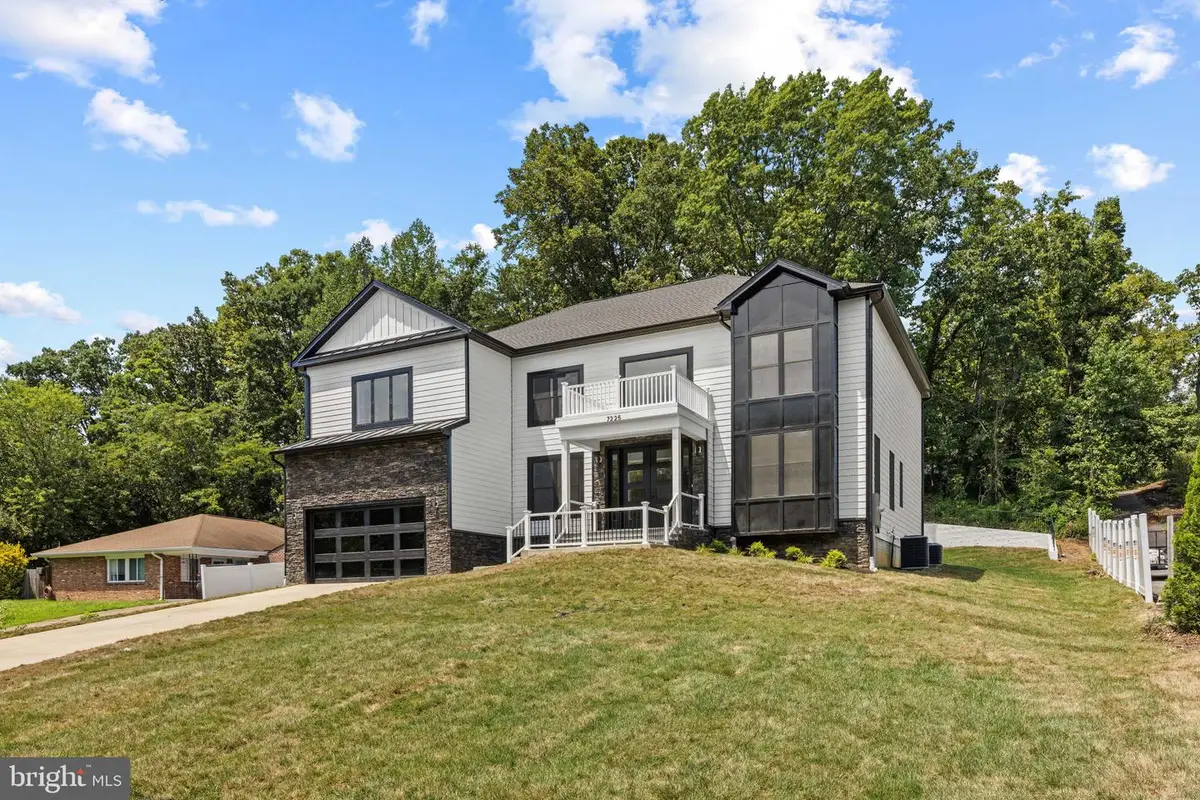 7225 Barry Rd, Alexandria, VA 22315 - #1