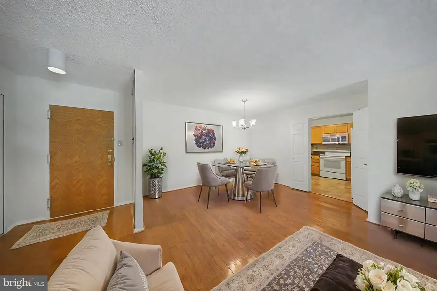 1800 Old Meadow Rd #920, McLean, VA 22102 - #2