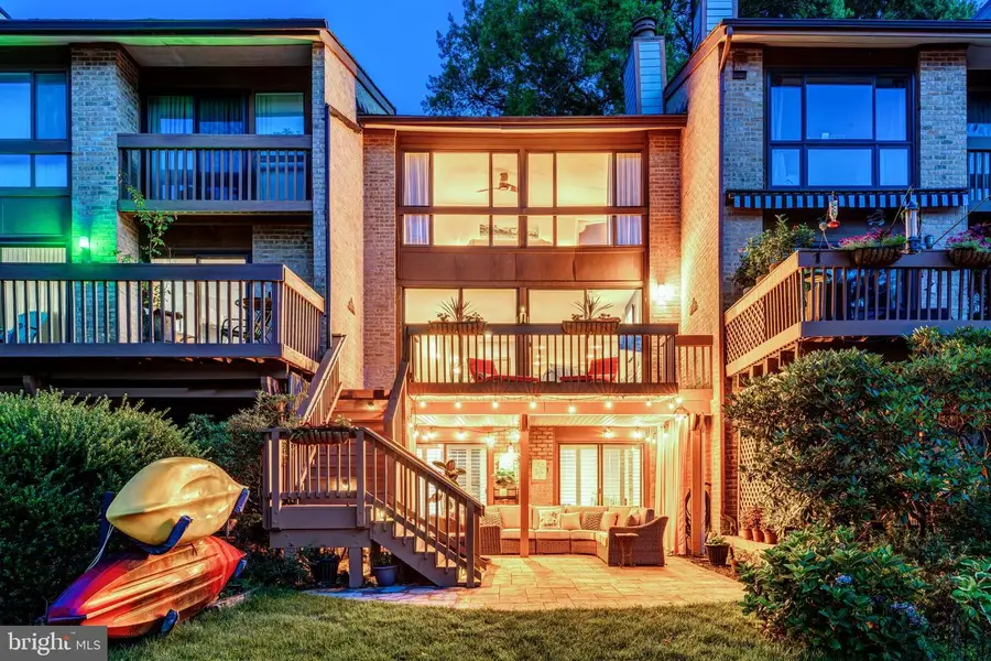2028 Lakewinds Dr, Reston, VA 20191 - #3