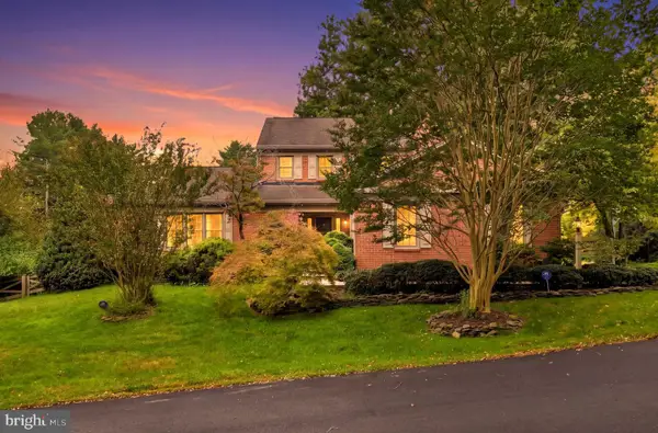 10005 Scenic View Ter, VIENNA, VA 22182