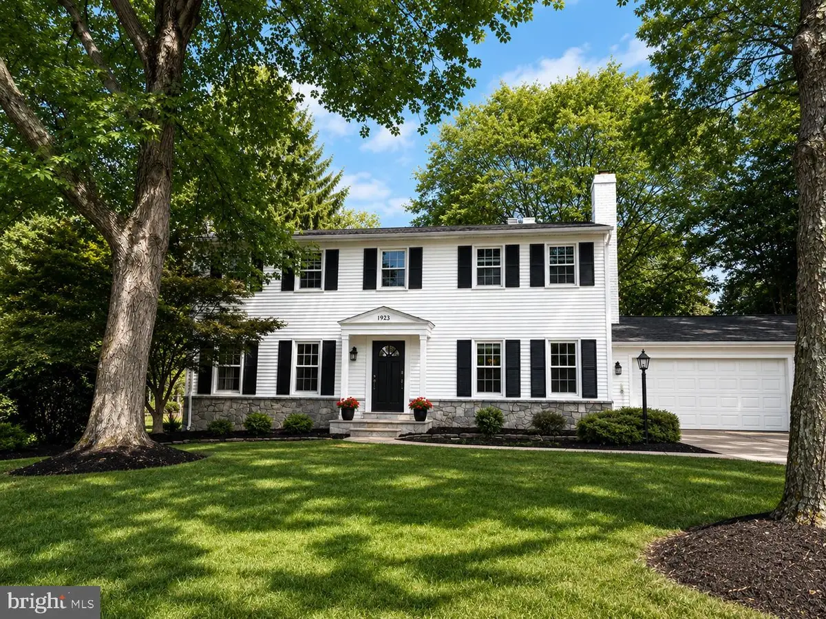 1923 Saybrook Ct, Vienna, VA 22180 - #1