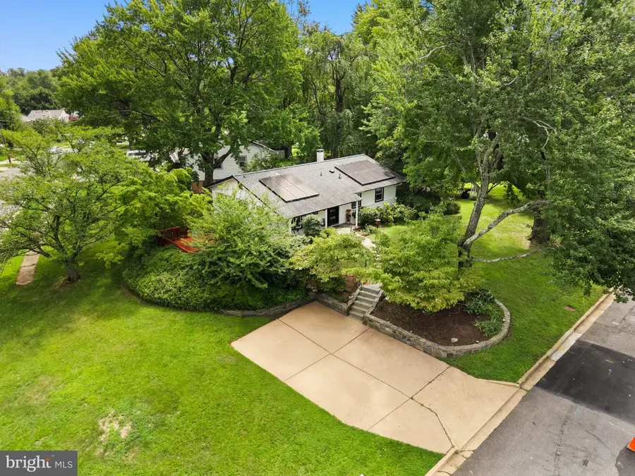4951 Roslyn Rd, Annandale, VA 22003 - #2