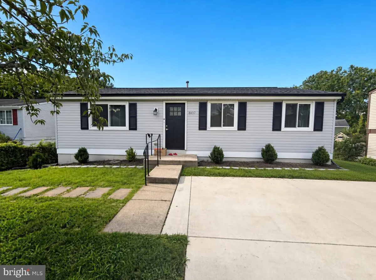 8107 Brown Ct, Alexandria, VA 22306 - #1