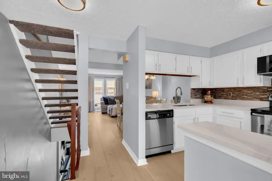 8544 Blue Rock Ln, Lorton, VA 22079 - #2