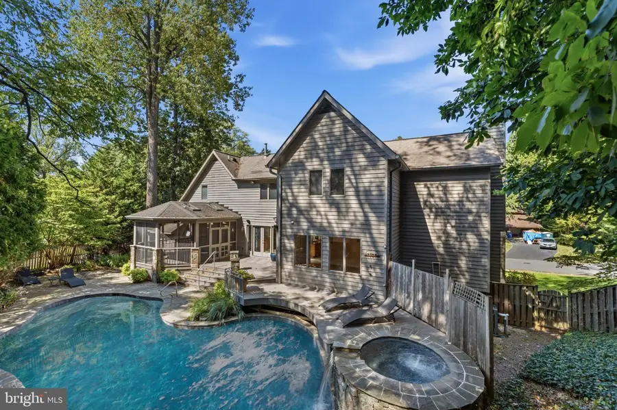 7337 Hooking Rd, McLean, VA 22101 - #3