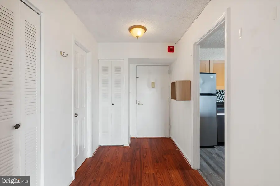 3800 Powell Ln #1117, Falls Church, VA 22041 - #3