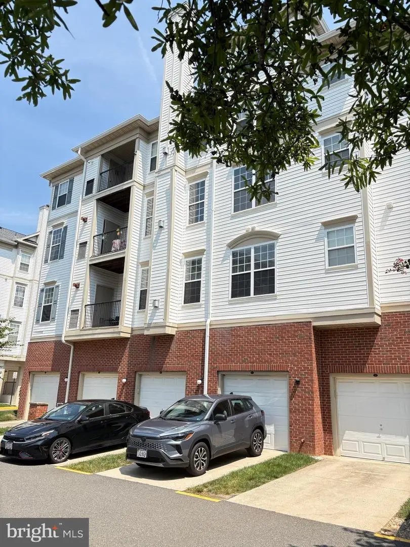 11503 Sperrin Cir #302, Fairfax, VA 22030 - #3