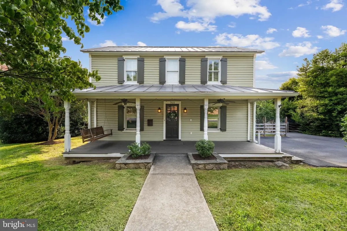 703 Dranesville Rd, Herndon, VA 20170 - #1