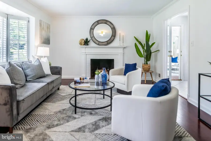 3115 Shadeland Dr, Falls Church, VA 22044 - #2