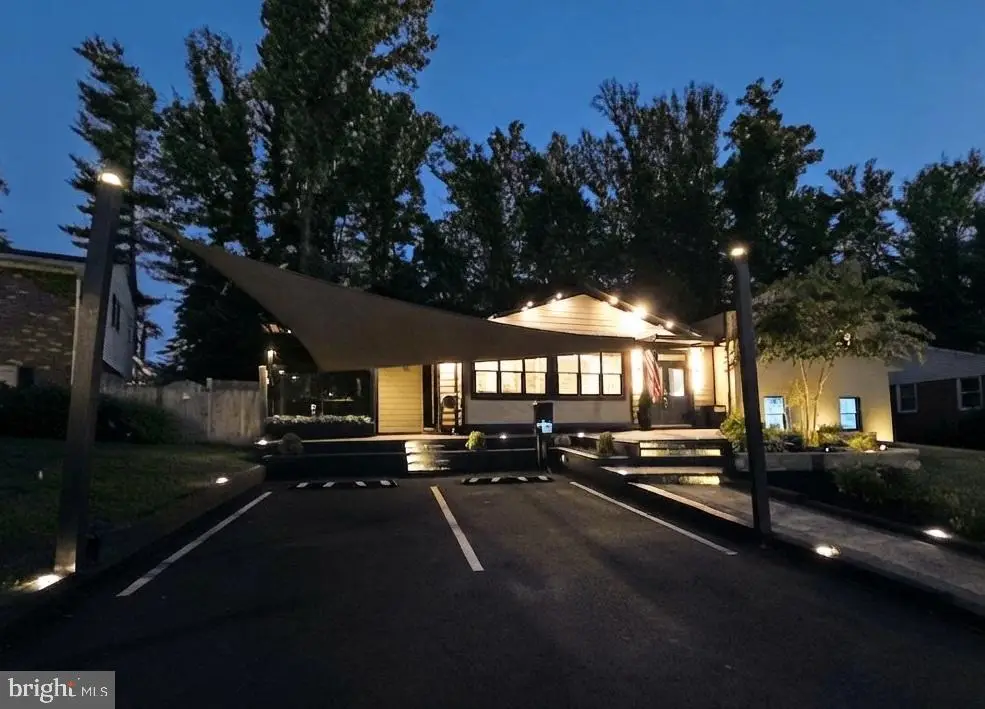 8927 Orange Hunt Ln, Annandale, VA 22003 - #1