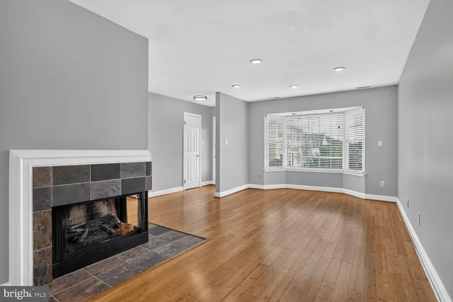 4135 Weeping Willow Ct #143b, Chantilly, VA 20151 - #3