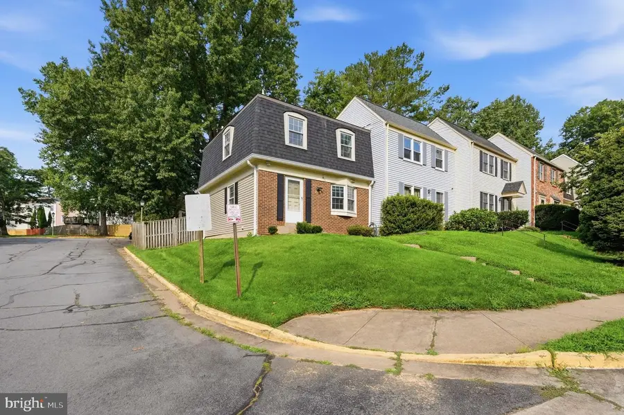 3158 Ellenwood Dr, Fairfax, VA 22031 - #2