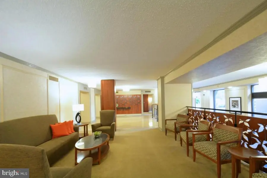5904 Mount Eagle Dr #817, Alexandria, VA 22303 - #3