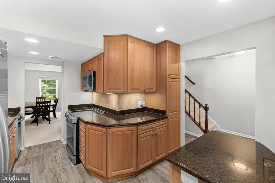 8942 Astongale Ct, Springfield, VA 22152 - #2