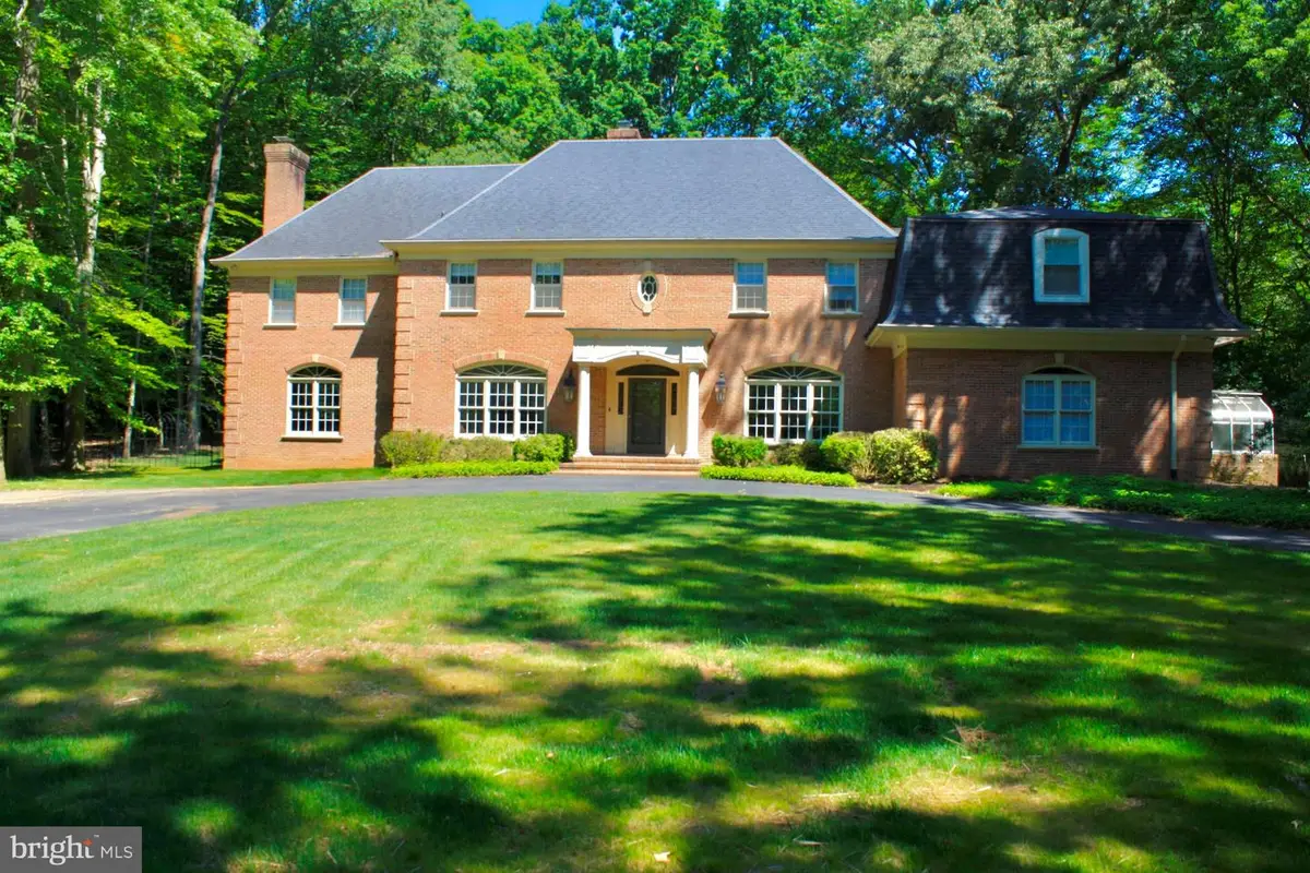 9563 Edmonston Dr, Great Falls, VA 22066 - #1