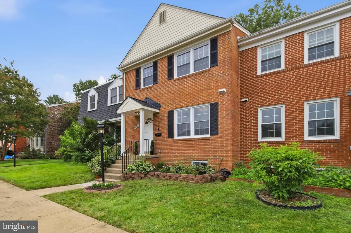 9103 Barrick St, Fairfax, VA 22031 - #1