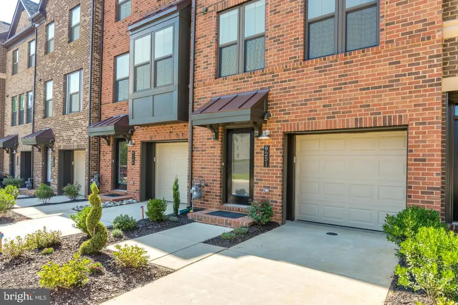 9251 Wood Violet Ct, Fairfax, VA 22031 - #2