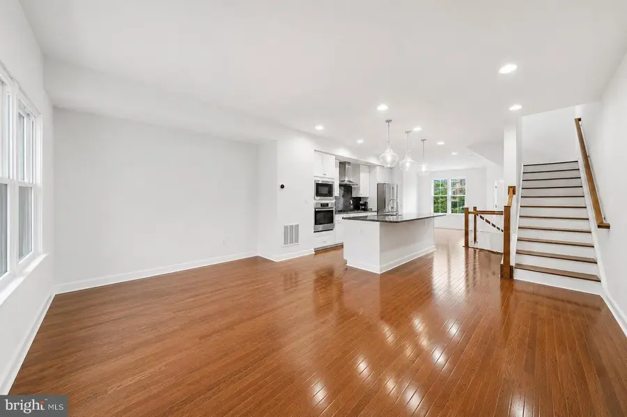 9251 Wood Violet Ct, Fairfax, VA 22031 - #3