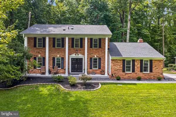 11033 Clara Barton Dr, FAIRFAX STATION, VA 22039