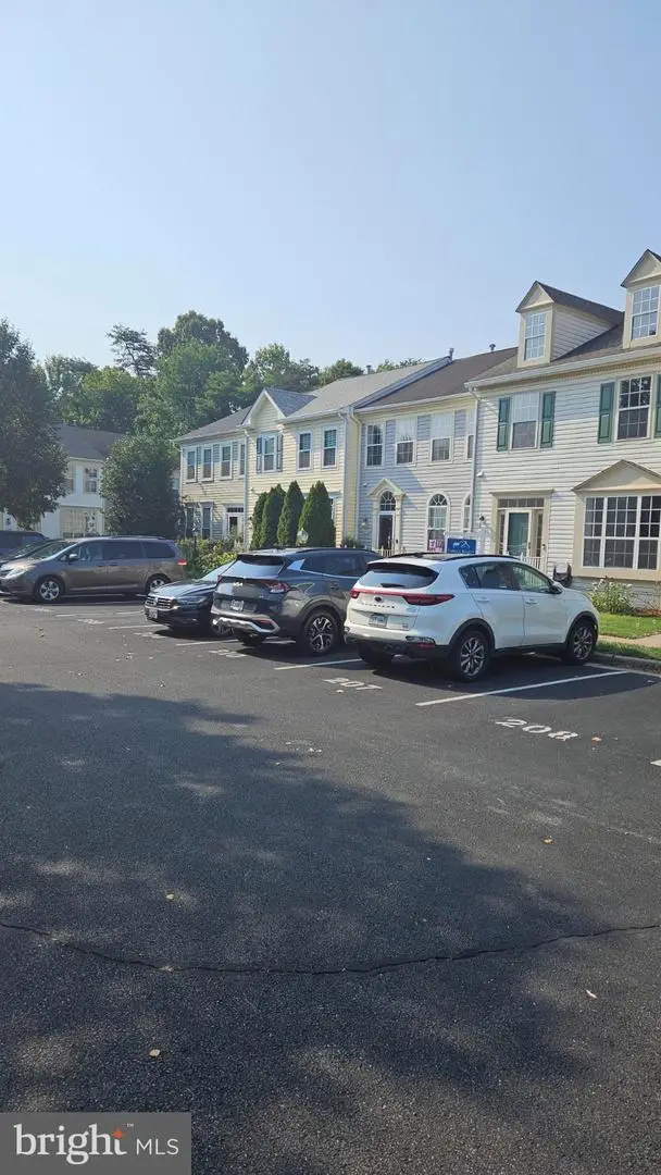 6852 Drifton Ct, Centreville, VA 20121 - #3