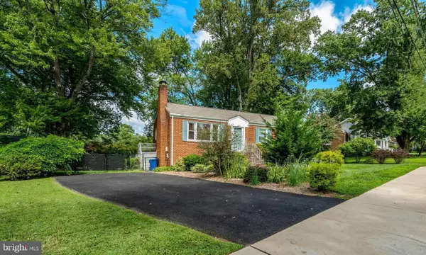 608 Tazewell Rd Nw, VIENNA, VA 22180