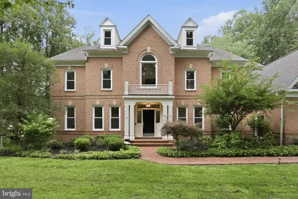 10301 Forest Maple Rd, VIENNA, VA 22182
