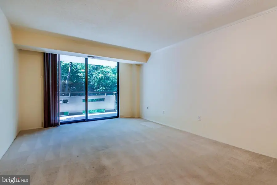 1808 Old Meadow Rd #404, McLean, VA 22102 - #2