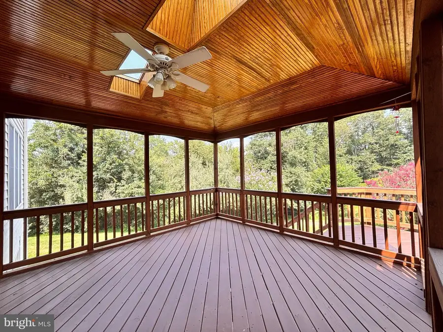 1789 Clovermeadow Dr, Vienna, VA 22182 - #2