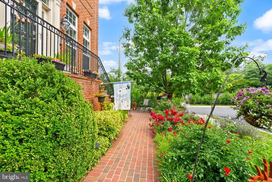 7202 Gray Heights Ct, Alexandria, VA 22315 - #3